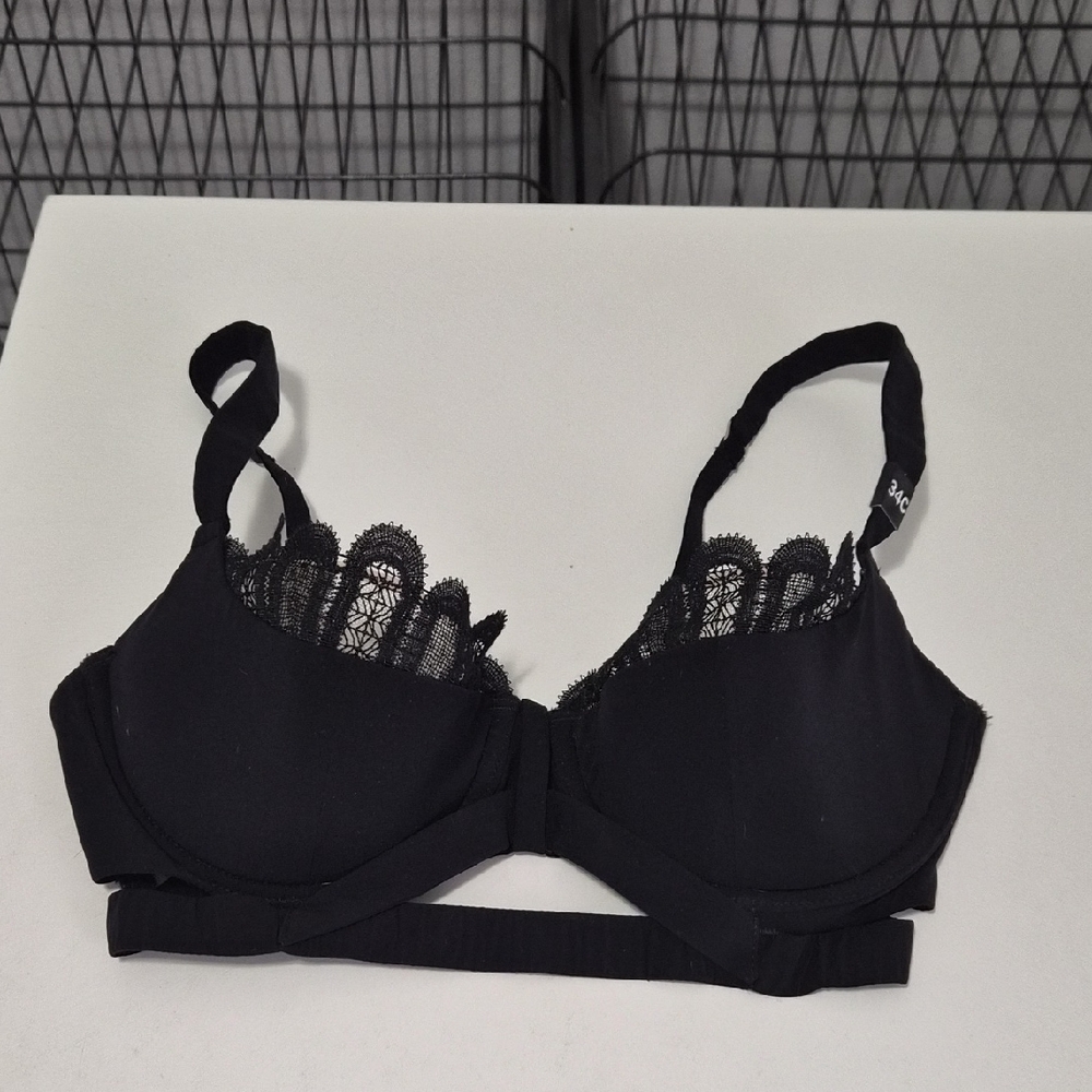 Chic Black Lace Detail Bra